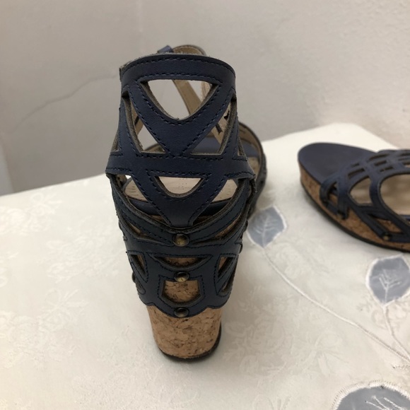 Adrienne Vittadini W Size 10 Gray Fine Leather Cork Wedges with Geometric Design - Picture 8 of 16